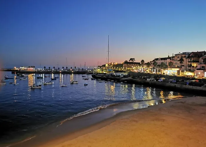 3 Bedroom Town House - Historic Centre Of Cascais. 100 Mts From The Beach And Centre Of Cascais
