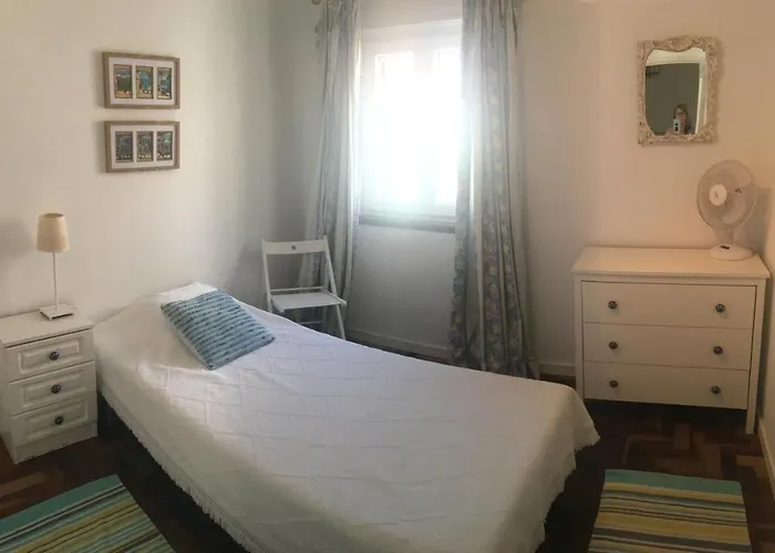 3 Bedroom Town House - Historic Centre Of Cascais. 100 Mts From The Beach And Centre Of Cascais