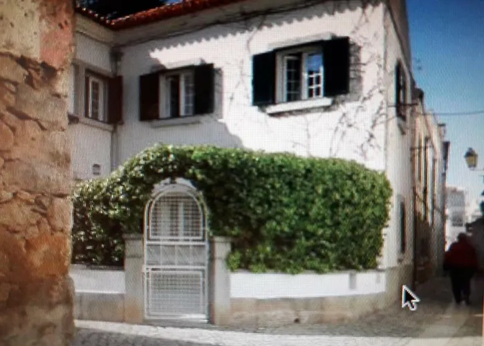3 Bedroom Town House - Historic Centre Of Cascais. 100 Mts From The Beach And Centre Of Cascais